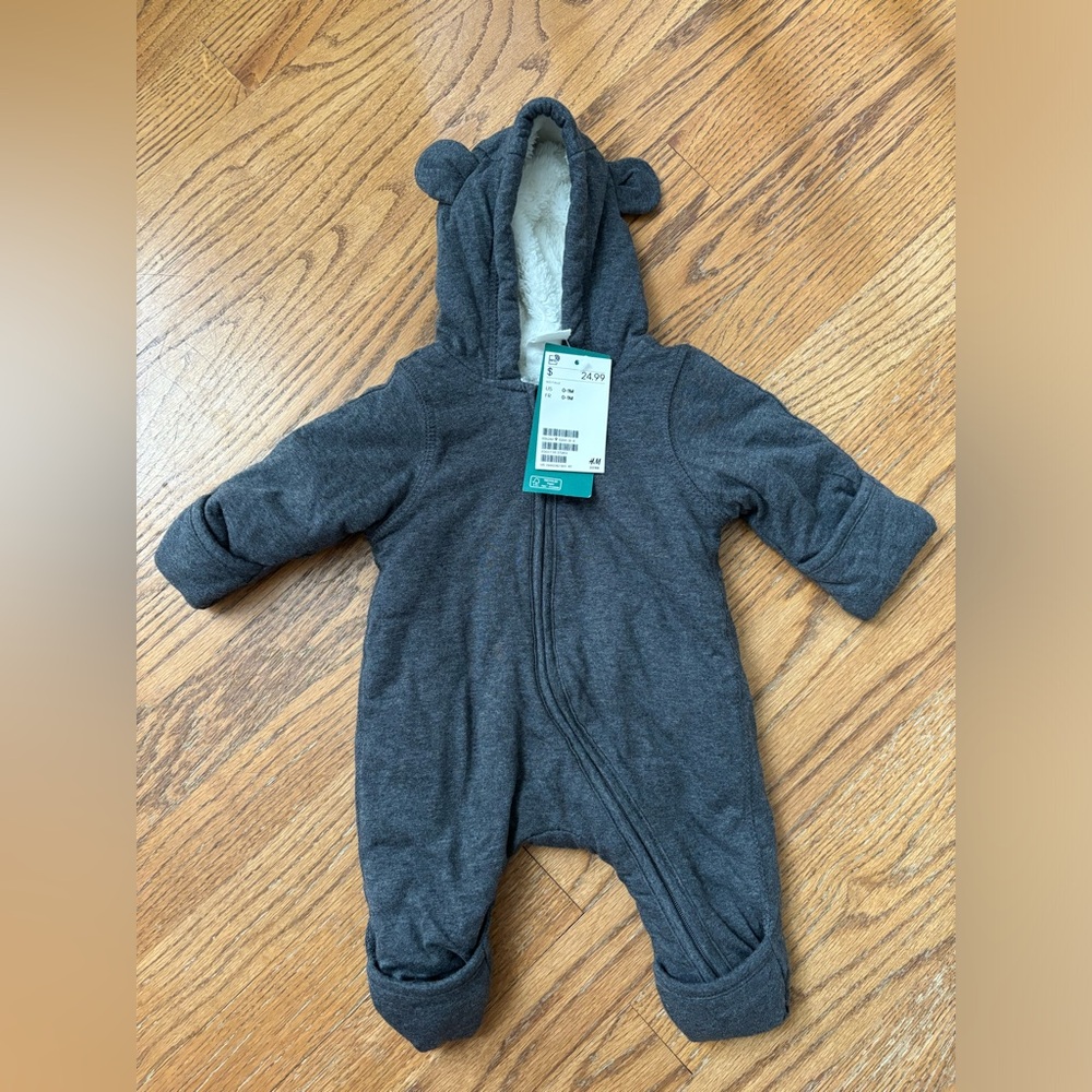NWT H&M Newborn Bunting (0-1 month)